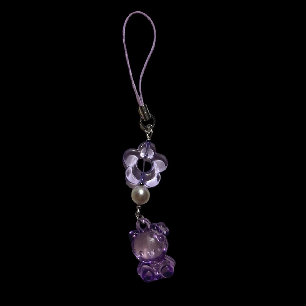 ☆Hello Kitty Charm☆ - Picture 2 of 4